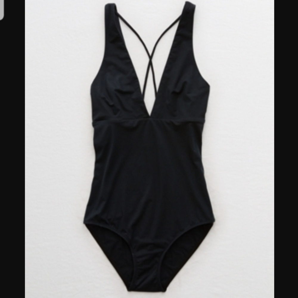 NWOT Aerie 🌼 sunnie bodysuit (deep v)